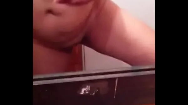 Chubby girl from Costa Rica masturbates in front of the mirror and gets her whole hand wetウォームクリップをご覧ください