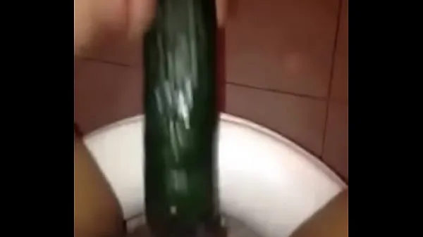 girl masturbathing with cucumber Sıcak Klipleri izleyin