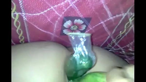 Oglejte si Vietnam cucumber fuck ass tople posnetke