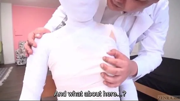 따뜻한 클립Subtitled bizarre Japanese woman bandaged head to toe 감상하세요