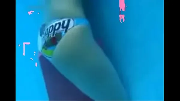 Mira orgasmo en la piscina clips cálidos