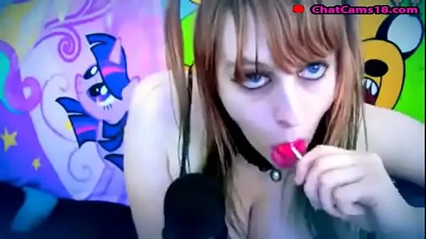 Regardez beauty sucking and licking lollipop ear to ear asmr clips chauds