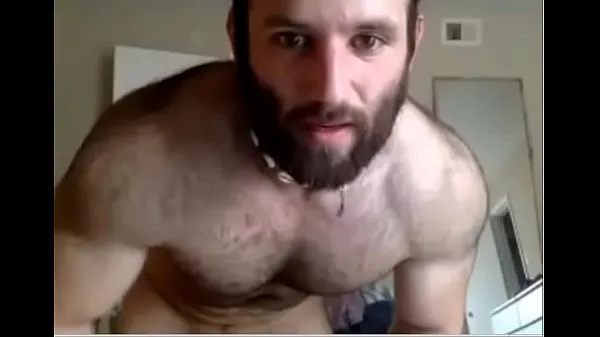 Regardez Hairy guy marié joue avec vibrateur sur cam 2 clips chauds