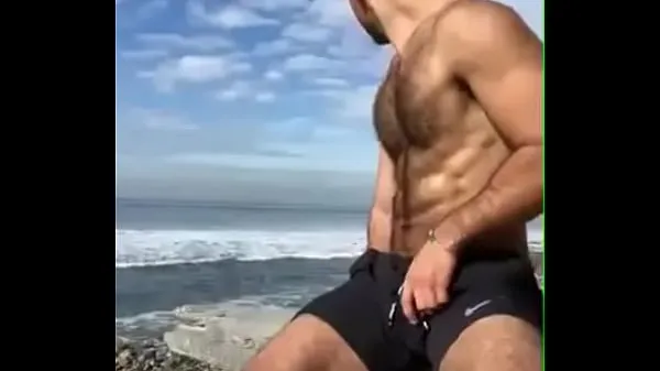 Смотрите jerking off at the beach теплых клипах