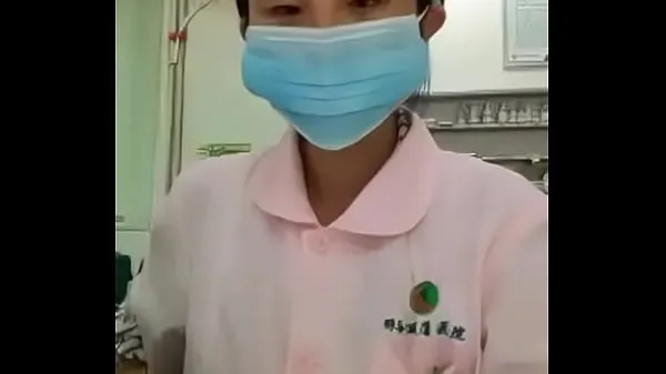 Mira Una enfermera del Hospital Zhuhai Likang se masturba en el baño durante el turno de noche clips cálidos