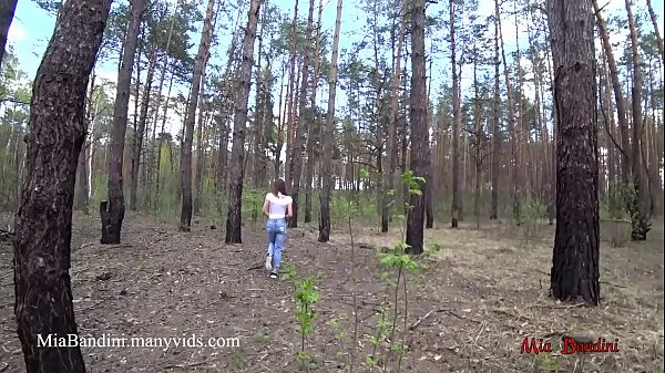 شاهد مقاطع دافئة Public outdoor fuck for fit Mia in the forest. Mia Bandini