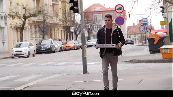 Oglądaj Boyfun - Pizza Delivery Leads To Bareback Fuck ciepłe klipy