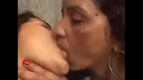 Παρακολουθήστε Beso kissing ζεστά κλιπ