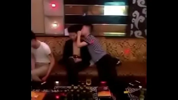 Chinese boys in club गर्म क्लिप्स देखें