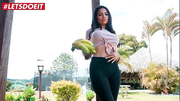 Guarda Petite Latina viene raccolta e scopata in Colombia clip calde