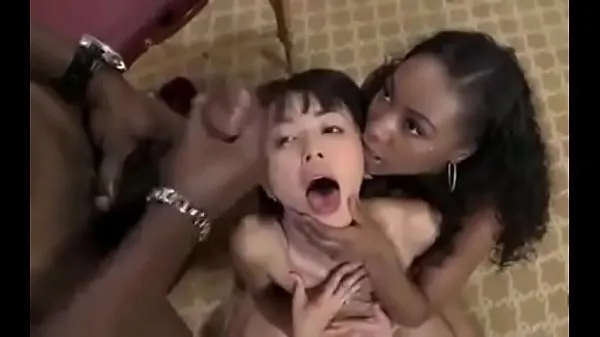 شاهد مقاطع دافئة Japanese Masseuse Gets Fucked By Black Couple