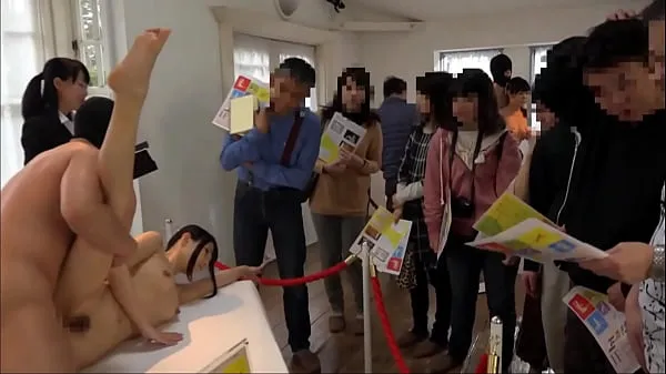 Mira Follando a los japoneses en la exposición de arte clips cálidos