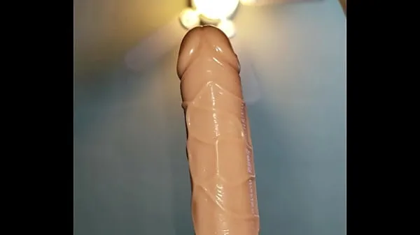 Katso Fucking My Dildo 3 lämpimiä leikkeitä