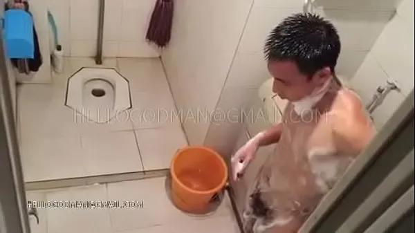 Mira Hombre adulto chino bañándose clips cálidos