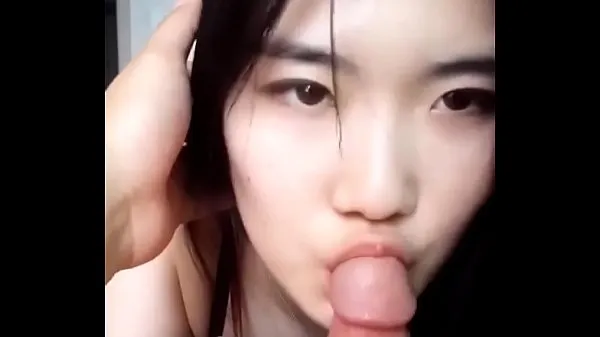 Regardez Des femmes innocentes sans visage ont un bon travail à la bouche clips chauds