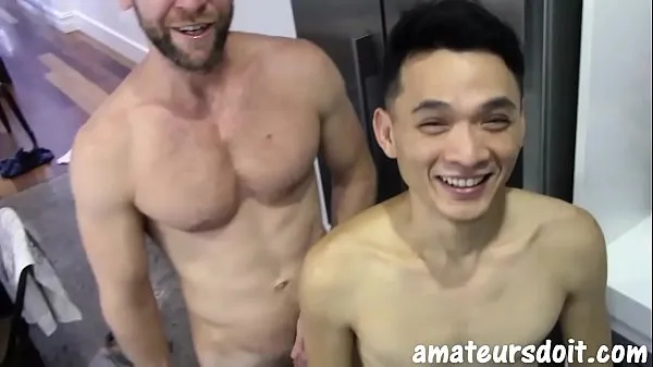 AmateursDoIt - Hung bearded jock fucks tight asian twink bareback गर्म क्लिप्स देखें