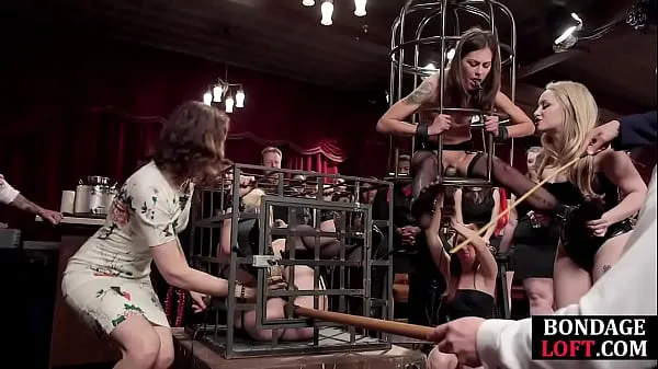 Regardez Bondage sous-marins joués et enculés dans un groupe bdsm clips chauds