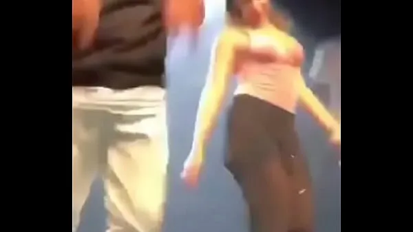 Mira Anitta dancing a lot clips cálidos