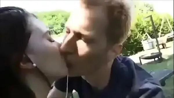 Podívejte se na Whore gives cock milk to her boyfriend cuckold hřejivé klipy