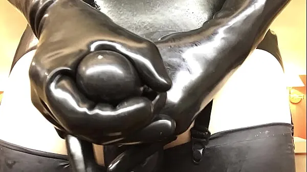 Juicy cumshots from Latexitaly's great latex cockウォームクリップをご覧ください