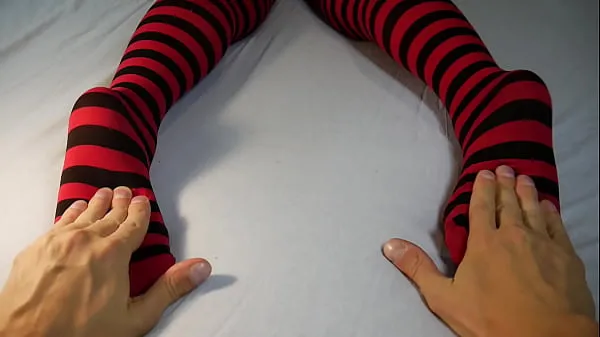 شاهد مقاطع دافئة Foot Massage And Ticke MILF's Soles In Sexy Socks