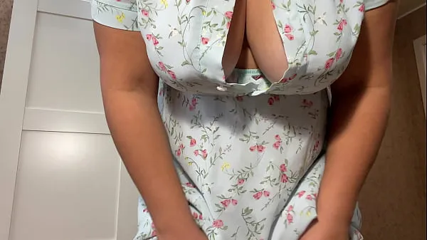 Mira Jugosa milf masturbación sin bragas clips cálidos