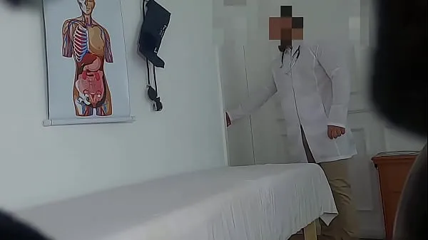 Oglądaj Hidden camera films nurse sucking the doctor's dick - Complete on RED ciepłe klipy