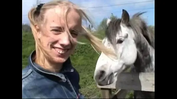 Regardez Les jeunes gars pour de l'argent - Sarah pour de l'argent clips chauds